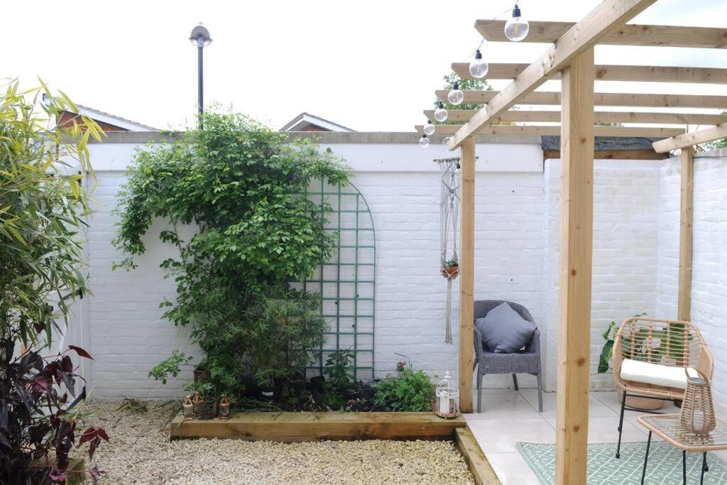 Light Filled Mid- Century 3 Bed Cottage In Dulwich London Exterior photo
